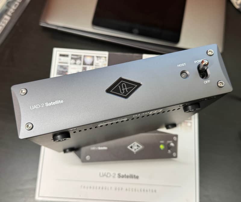 Universal Audio UAD-2 Satellite Thunderbolt 3 OCTO Core Desktop DSP Accelerator