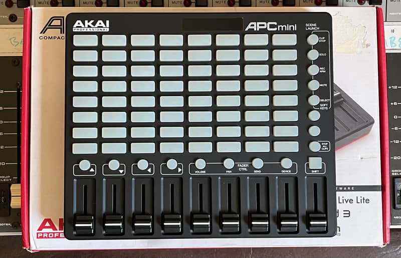 Akai APC mini MK1 imagen 1