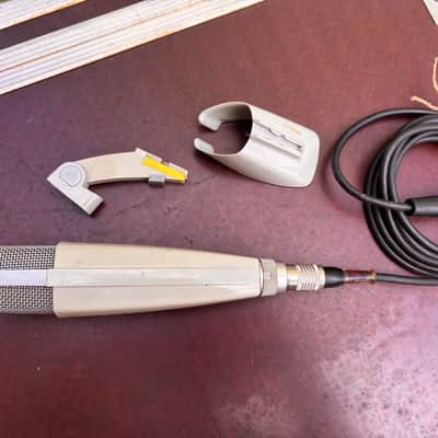 Immagine Sennheiser MD 421-N Cardioid Dynamic Microphone 1960s - 1980s - White - 5