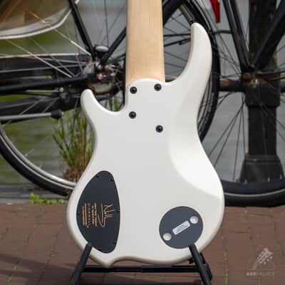 Dingwall NG3 Nolly 6-String Bass Guitar – Ducati White image 5