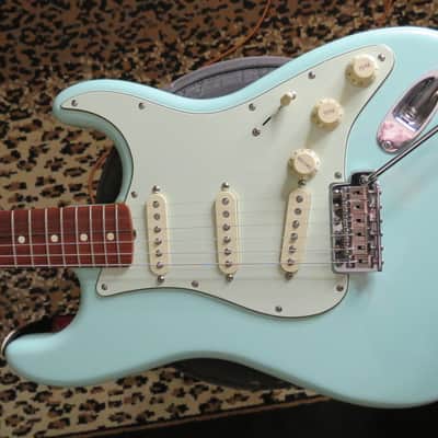 Surf Green Fender Vintera '60s Stratocaster (2020) w Pau Ferro Fretboard 2019 - 2023 image 6