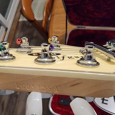 EVH Wolfgang USA Left-Handed with Maple Fretboard, Floyd Rose, Chrome Hardware 2010s - Vintage White image 5