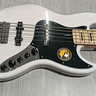 Marcus Miller V7 Vintage Swamp Ash 5 - White Blonde image 3