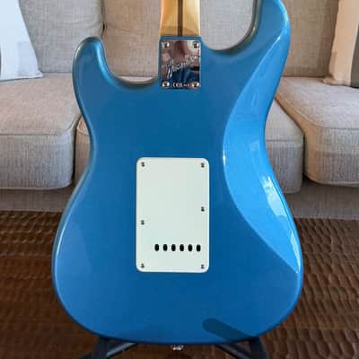 Fender American Professional Stratocaster Guitar Faded Lake Placid Blue 2022 - Gloss image 9