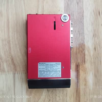 Sony WM F202 1986 - Sony Walkman recorder radio Cassette WM F202 red working image 2