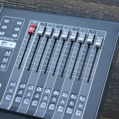 Yamaha DM3 Dante-Equipped 16 Mono Input Channels Digital Mixing Console w/Box imagen 9