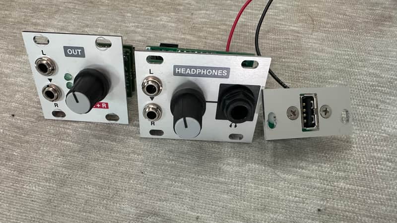 Intellijel Headphones Out, Stereo Out, USB Power image 1