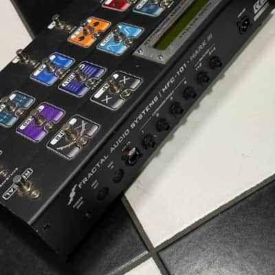 Fractal Audio Axe-FX II XL+ with Controller MFC 101 MARK III + ROAD READY CASE 2U + MFC 101 EXTENSION FOOTSWITCHFX UNITS RAC12 + image 8
