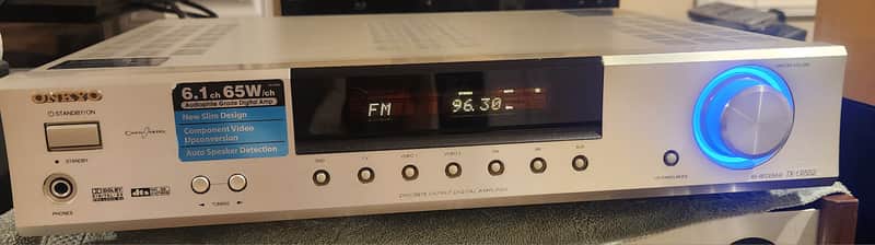 Onkyo Onkyo's TX-LR552 is a 6.1-channel home theater receiver 90s  - Grey metal case image 1