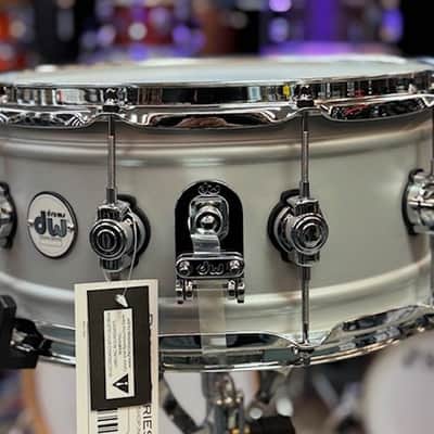 DW DDSD6514MACR 14X6.5 DESIGN THIN ALUMINUM SNARE DRUM MATTE FINISH - FLOOR DEMO image 2
