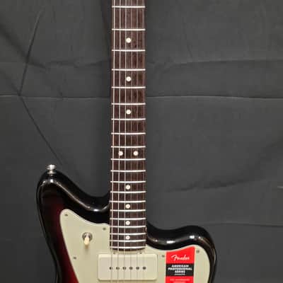 Fender American Professional Jazzmaster with Rosewood Fretboard 2017 - 2019 - 3-Color Sunburst image 3