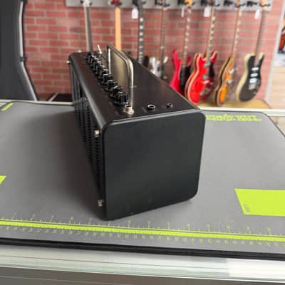 Yamaha THR10C Classic 10-Watt 2x3" Stereo Digital Modeling Guitar Combo 2013 - 2018 - Black image 4