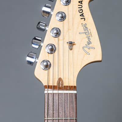 Fender American Professional Jaguar 2017, Sunburst image 4