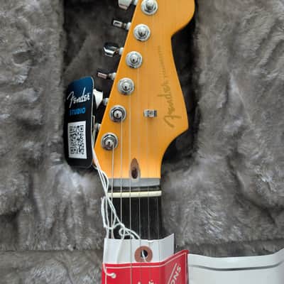 Fender American Ultra II Stratocaster with Ebony Fretboard 2024 - Present - Ultraburst image 3