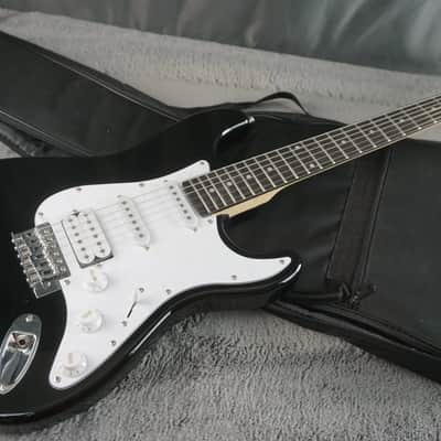 Donner Standard Series HSS Strat-Style Electric Guitar – Black – Gig Bag image 21