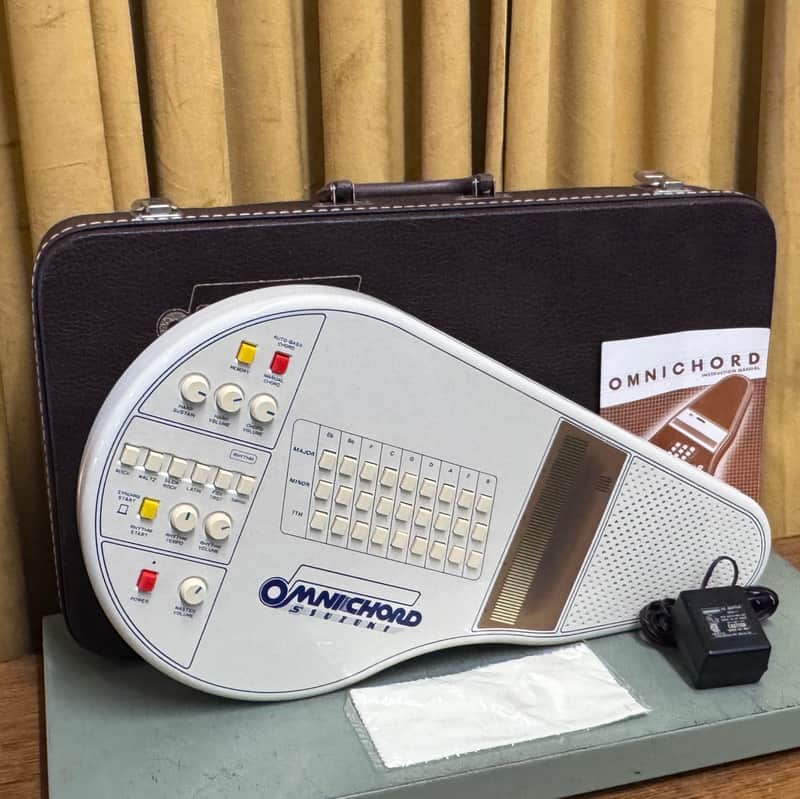 Suzuki OM-27 Omnichord 1980s image 1