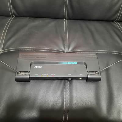 SHURE T4V wireless microphone system receiver ONLY AS IS image 7