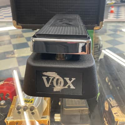 Vox V847A Wah with 9V Jack 2007 - Present - Black / Chrome image 3