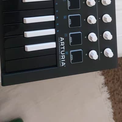 Arturia MiniLab MkII Deep Black Edition 25-Key MIDI Controller 2020 - Deep Black Edition