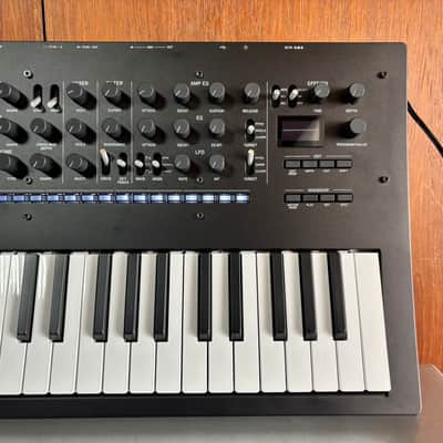 korg minilogue xd 4-voice Analog Synthesizer w/ box image 3
