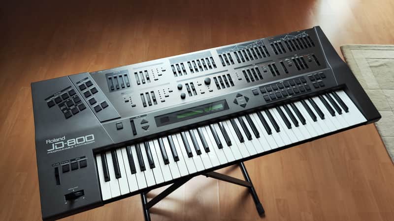 Roland JD-800 61-Key Programmable Synthesizer - Top Optics