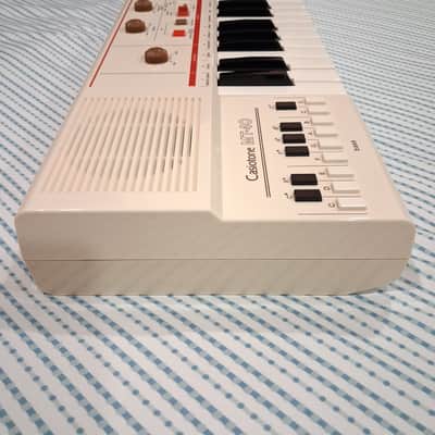 Casio MT-40 Casiotone 37-Key Synthesizer 1981 - 1982 - White image 15