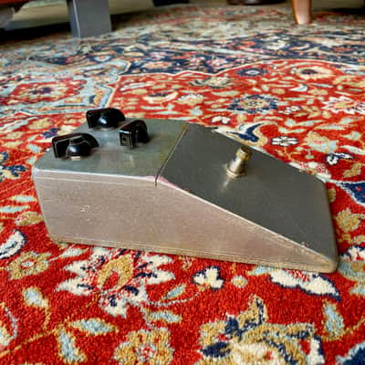 Prototype - Isle Of Tone Luxe 64 Fuzz #4 with Mullard OC81D Red Dot transistor image 4
