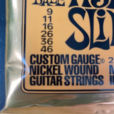 Ernie Ball Hybrid Slinky Electric Guitar Strings, Nickel-Wound, 9-46 Gauge image 3