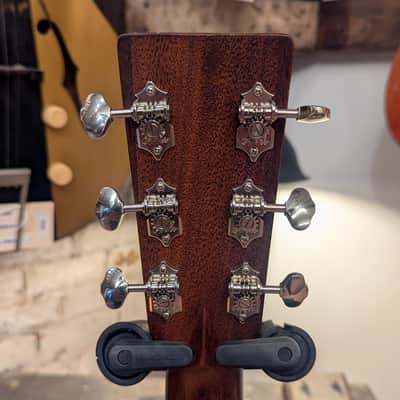 Martin HD-28 2012 - Natural Gloss image 9