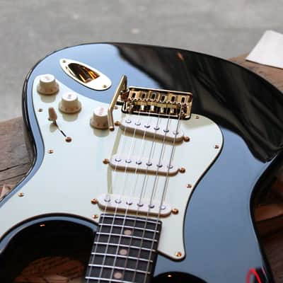 SUHR "Classic S SSS Gold Hardware, BKG" GIGBAG image 7