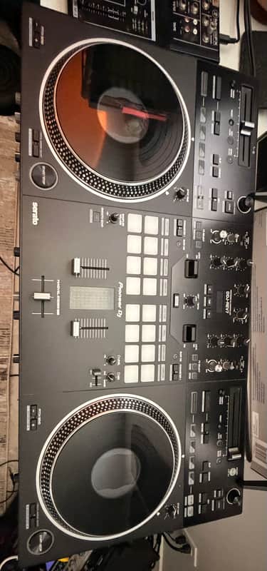 Pioneer DDJ-REV7 2-Channel DJ Controller 2022 - Present - Black image 1