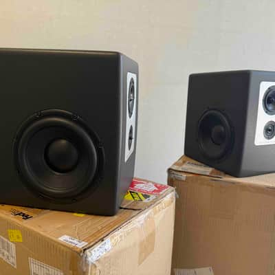 Barefoot Sound Footprint 01 Three-Way Active Studio Monitor - Pair - Black image 3