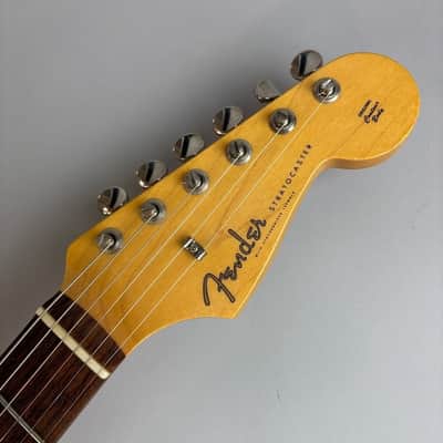 Fender Hybrid 60s stratocaster Burgundy Mist image 4
