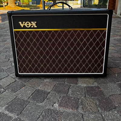 Vox AC15C1X Custom 2-Channel 15-Watt 1x12" Blue Alnico Guitar Combo 2010 - 2019 - Black image 1