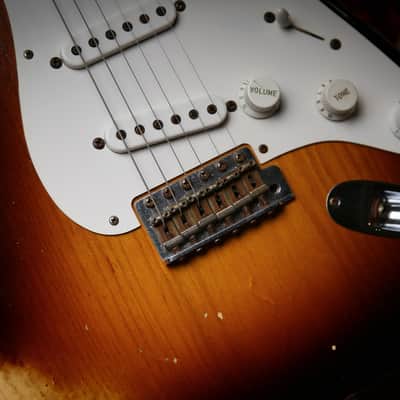 Fender USA Custom Shop 54' Stratocaster Heavy Relic Two Colour Sunburst image 5