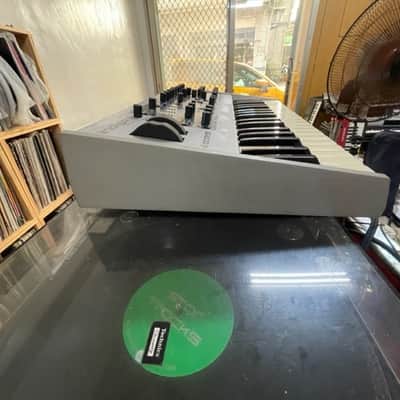 Access Virus Indigo 2 37-Key  Synthesizer image 3