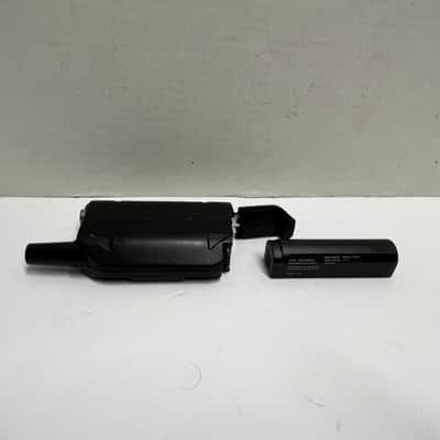 Shure GLXD1 Z2 Bodypack Transmitter with Brand New 1900mAh SB902 Battery for GLX GLXD16 D6 GLXD6 GLXD4 GLXD14 GLXD14R Wireless Systems Guitar/Bass Instrument GLXD GLXD1=-Z2 image 7