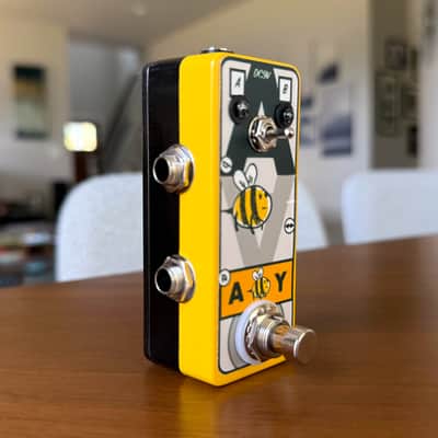 The A-Bee-Y ABY True Bypass AB & Y Switch Utility Pedal image 4