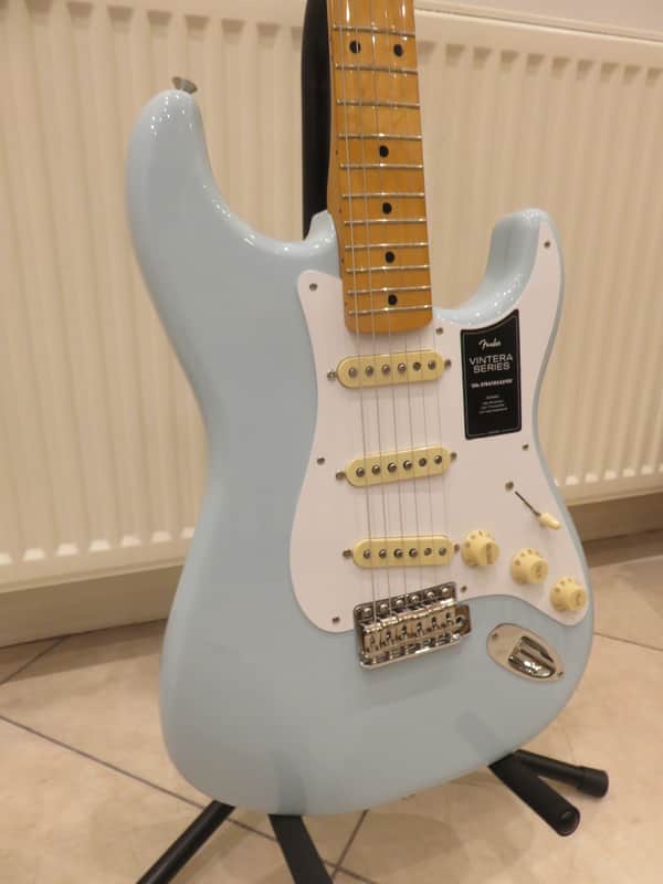 Fender Vintera '50s Stratocaster with Maple Fretboard 2019 - 2023 - Sonic Blue image 1