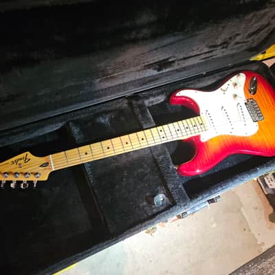 Fender flamey strat, sunburst Cool guitar In nice condition image 4