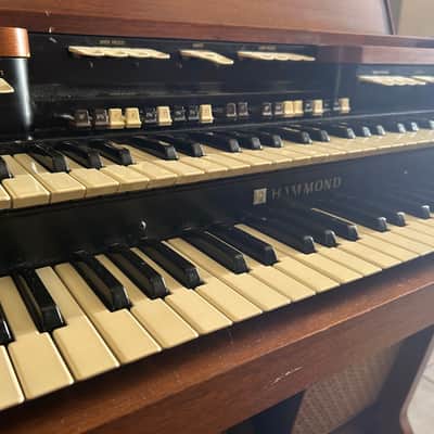 Hammond Organ, with Premium Internal Speakers & Bench image 7