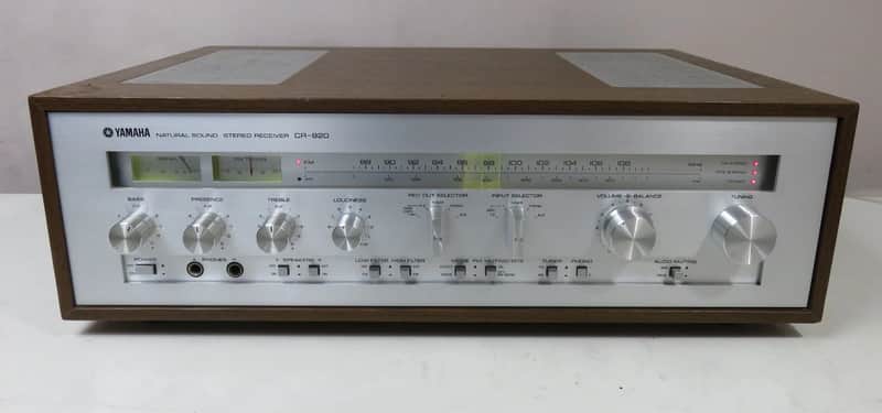 YAMAHA CR-820 STEREO RECEIVER FULLY SERVICED RECAPPED + LED'S image 1