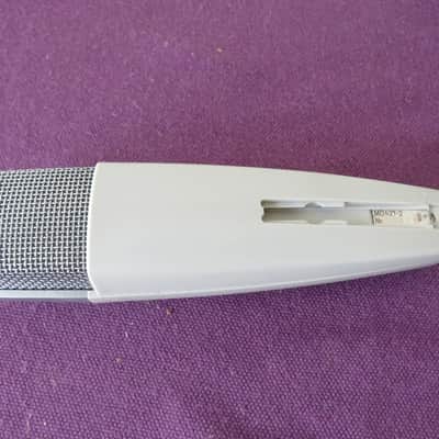 Sennheiser MD 421-2 Cardioid Dynamic Microphone image 9