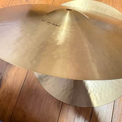 Paiste 14" Formula 602 Modern Essentials Hi-Hat Cymbals (Pair) image 3