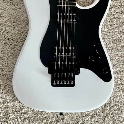 Mint Charvel Pro-Mod Plus So-Cal® SC1 Style 1 HH FR EB, Ebony Fingerboard, Snow White image 3