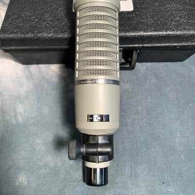 Electro-Voice RE20 Cardioid Dynamic Microphone Gray image 6