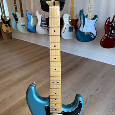 Fender Player Stratocaster Electric Guitar with Maple Fretboard - Tidewater image 3