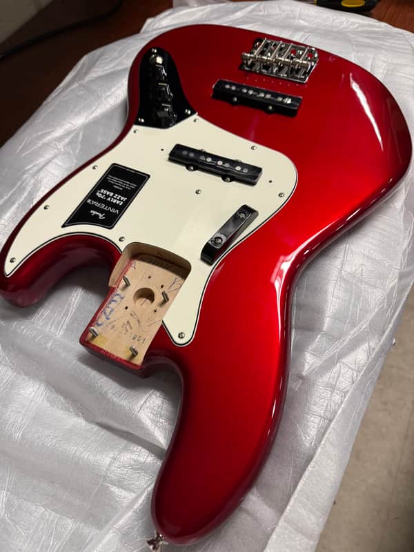 Fender Vintera III Early 70s Jazz Bass loaded body - Candy Apple Red image 1