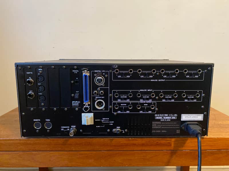 Akai DR8 8 Track Hard Disc Recorder. Version 2.32. Digital