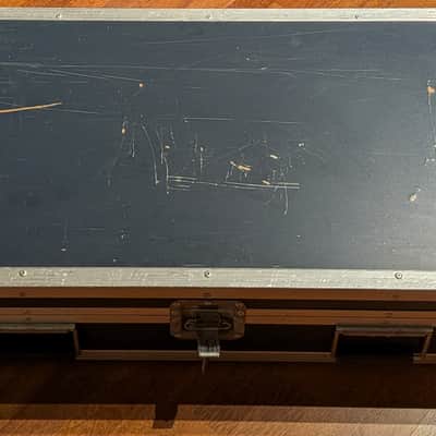 Yamaha Motif ES 8 Synth with flight case, pedals & cables image 9